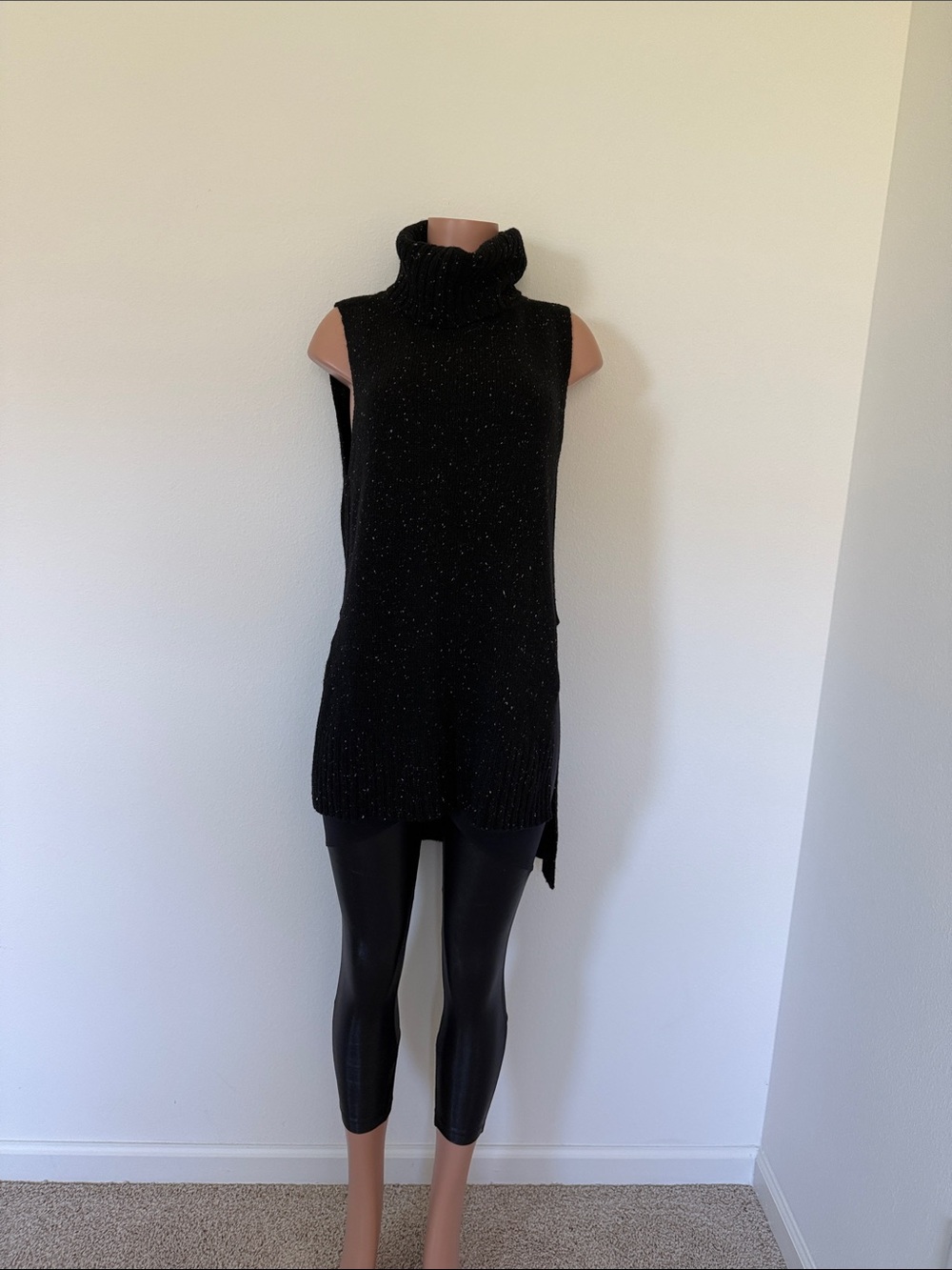 Sam Edelman Black Sleeveless Turtleneck Tunic Sweater size medium